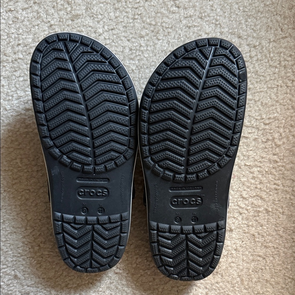 CROCS Platform Black Clogs - Picture 3 of 3